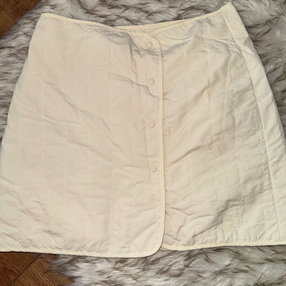 Zara Ivory Quilted Puffer Nylon Mini Skirt size XS - Picture 2 of 5